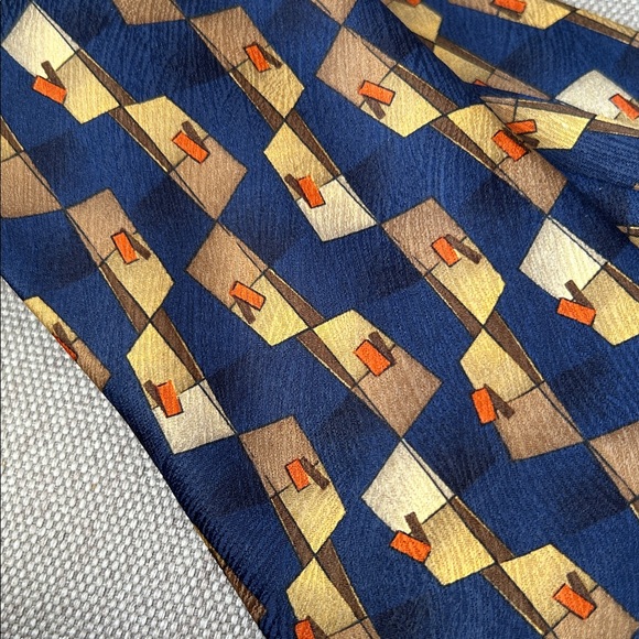 🆕 Hugo Boss Silk Geometric Blue & Orange Tie - Picture 9 of 10